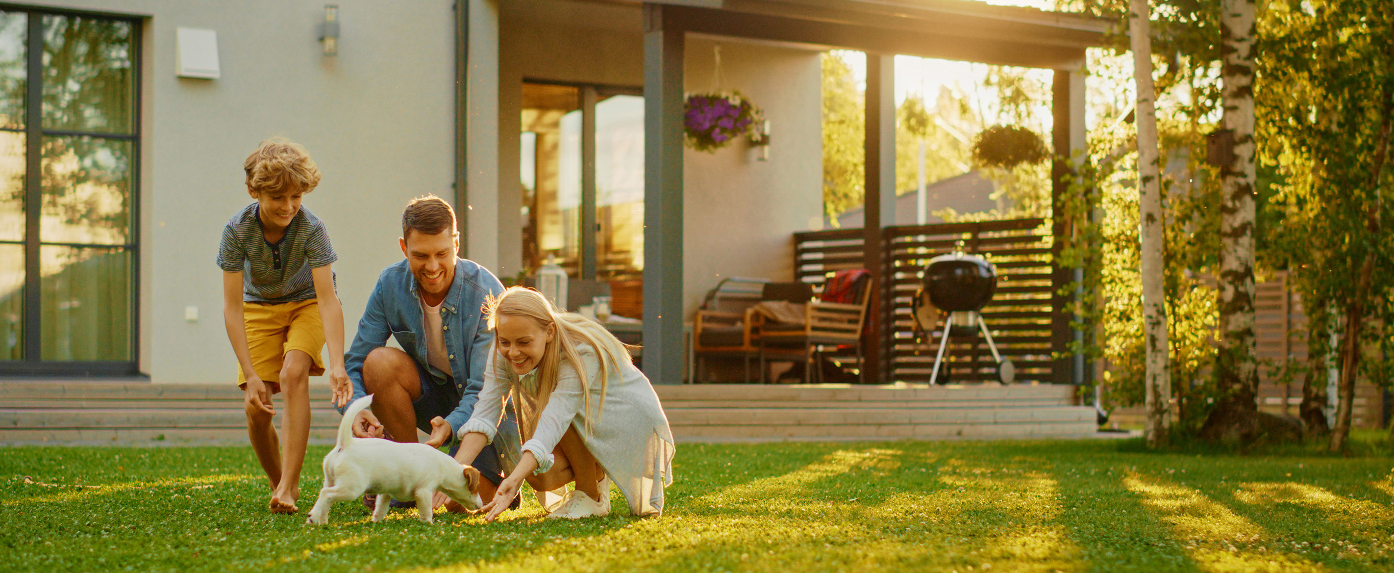 Home Banner - Family Outside